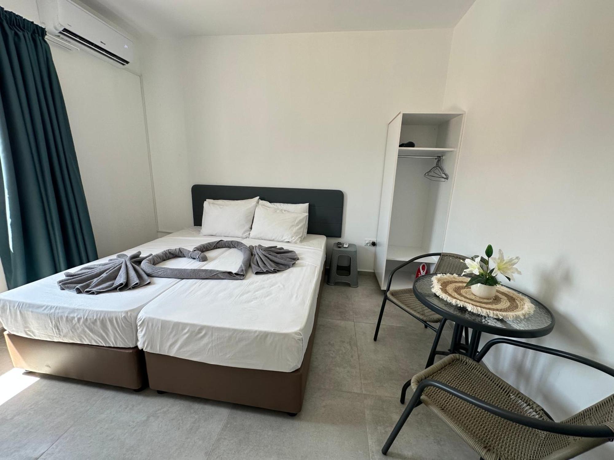 Sun Plaza Suites - Adults Only 圣纳帕 外观 照片