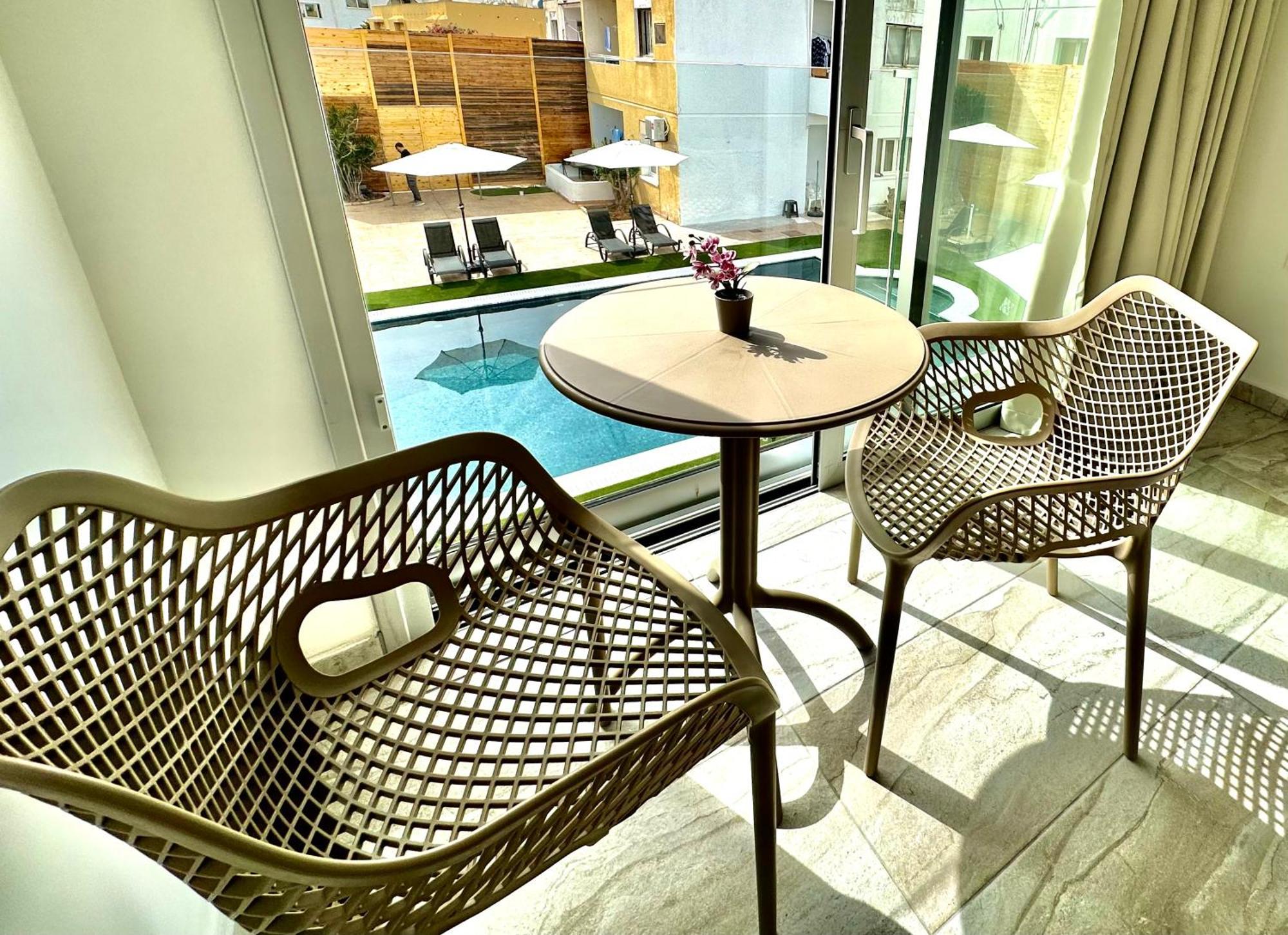 Sun Plaza Suites - Adults Only 圣纳帕 外观 照片