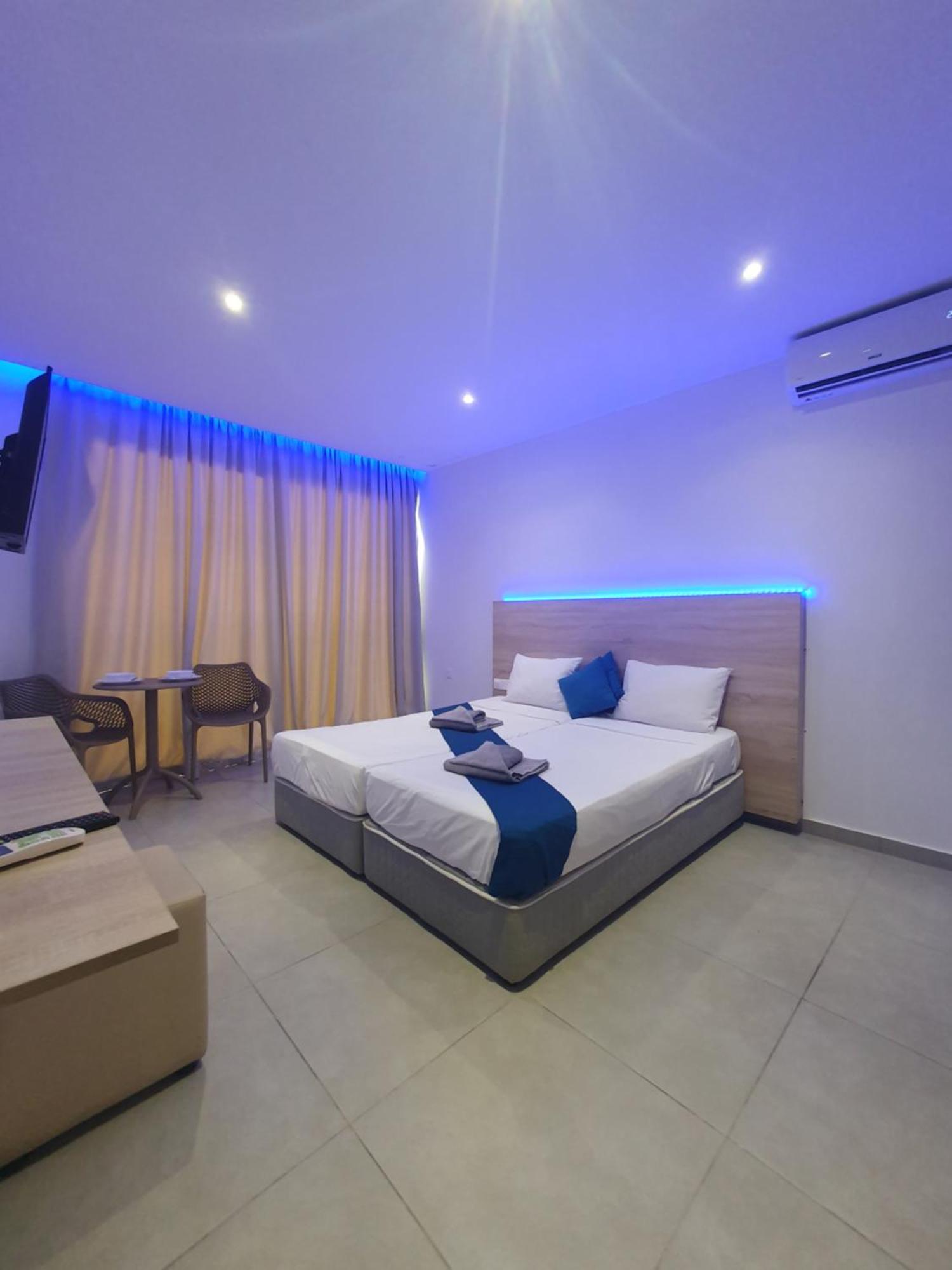 Sun Plaza Suites - Adults Only 圣纳帕 外观 照片