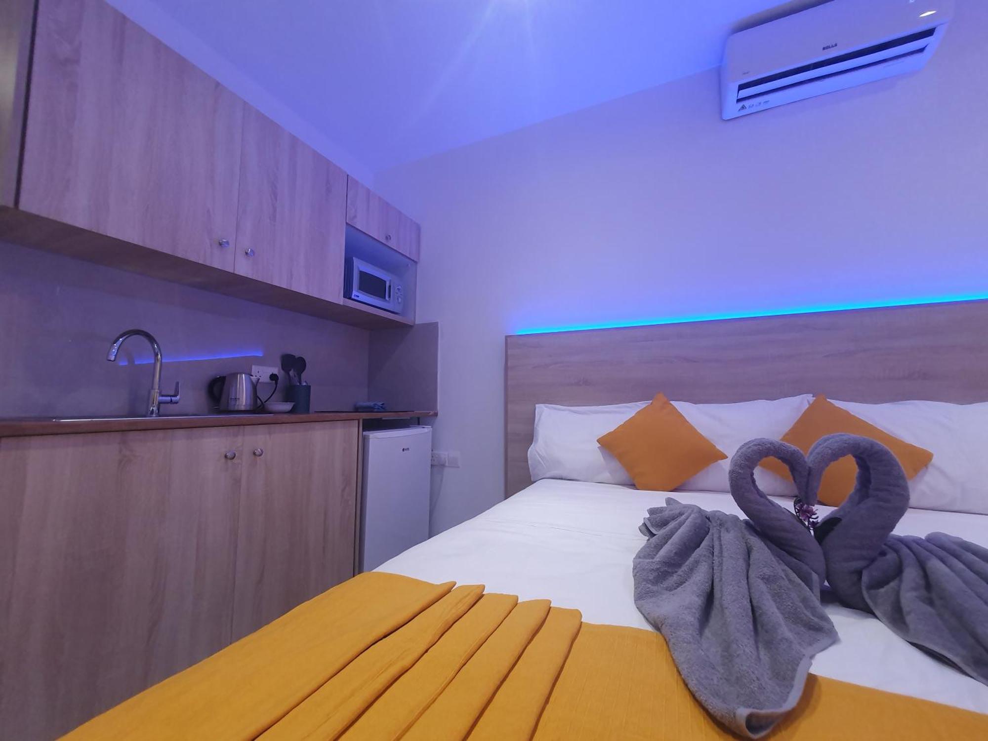 Sun Plaza Suites - Adults Only 圣纳帕 外观 照片