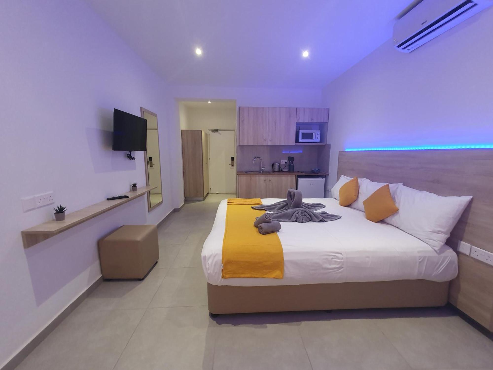 Sun Plaza Suites - Adults Only 圣纳帕 外观 照片