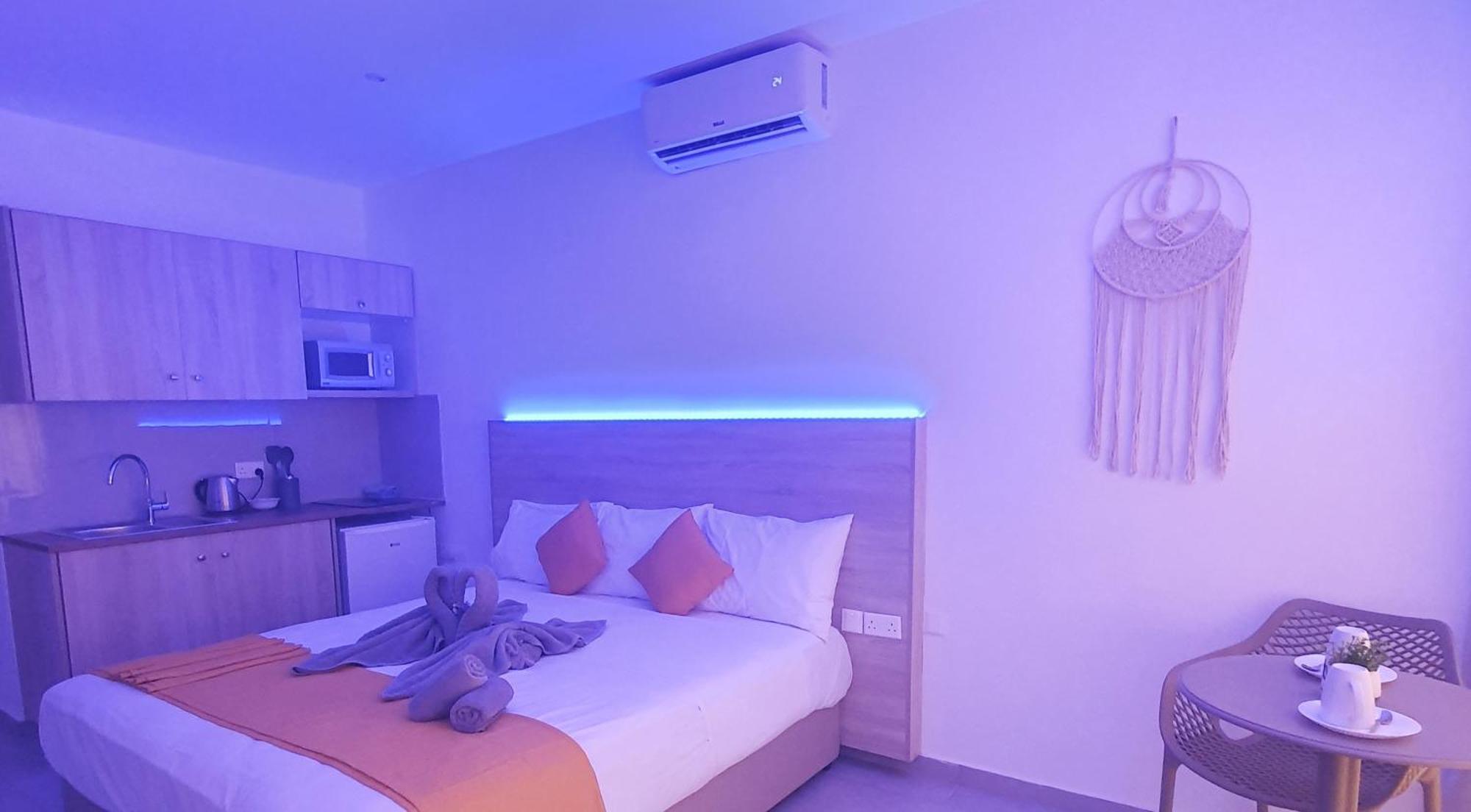 Sun Plaza Suites - Adults Only 圣纳帕 外观 照片