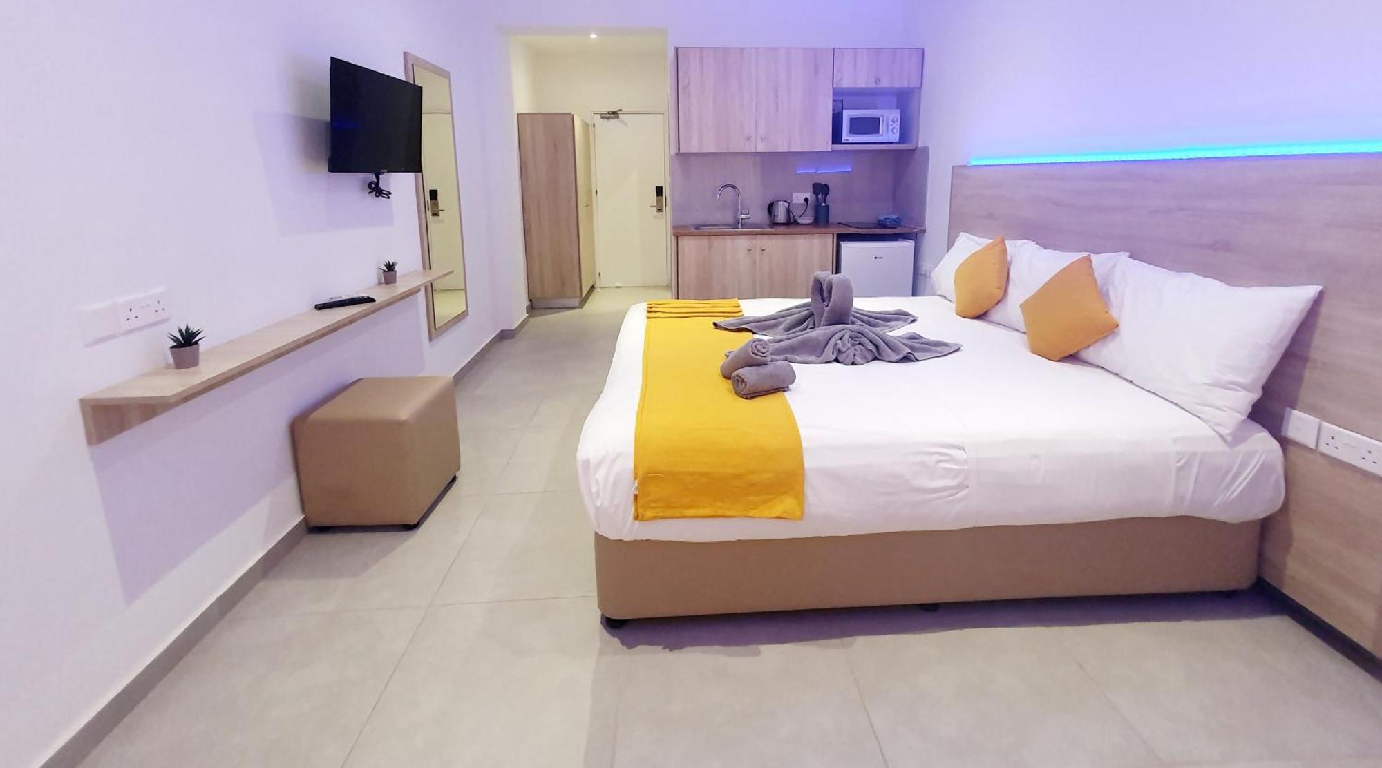 Sun Plaza Suites - Adults Only 圣纳帕 外观 照片