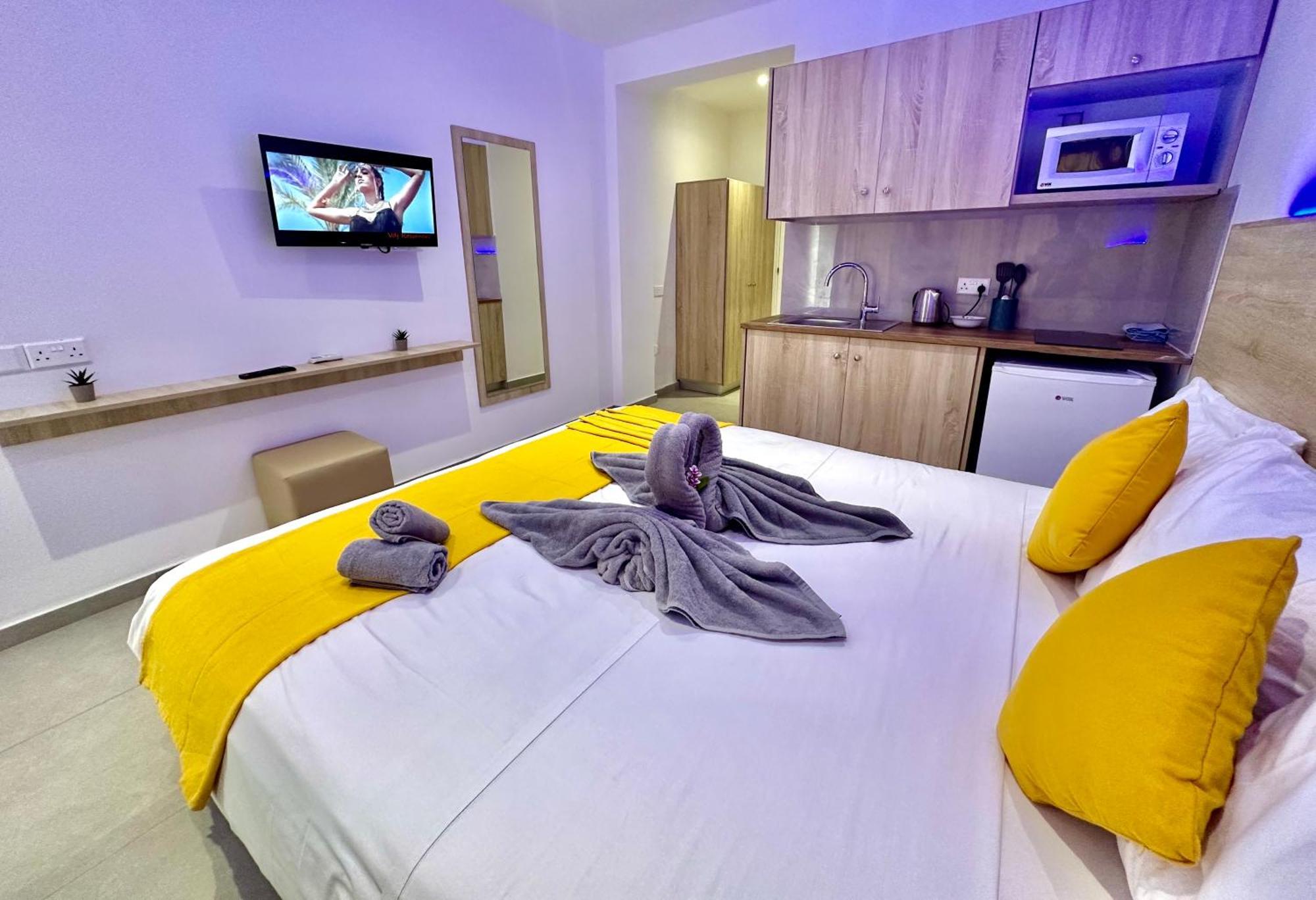 Sun Plaza Suites - Adults Only 圣纳帕 外观 照片