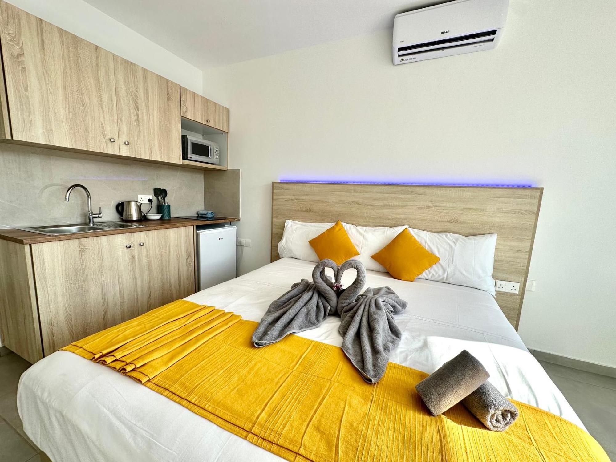 Sun Plaza Suites - Adults Only 圣纳帕 外观 照片