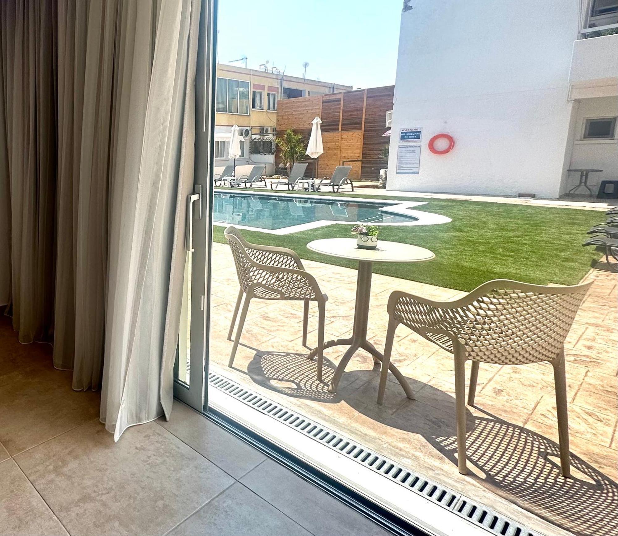 Sun Plaza Suites - Adults Only 圣纳帕 外观 照片