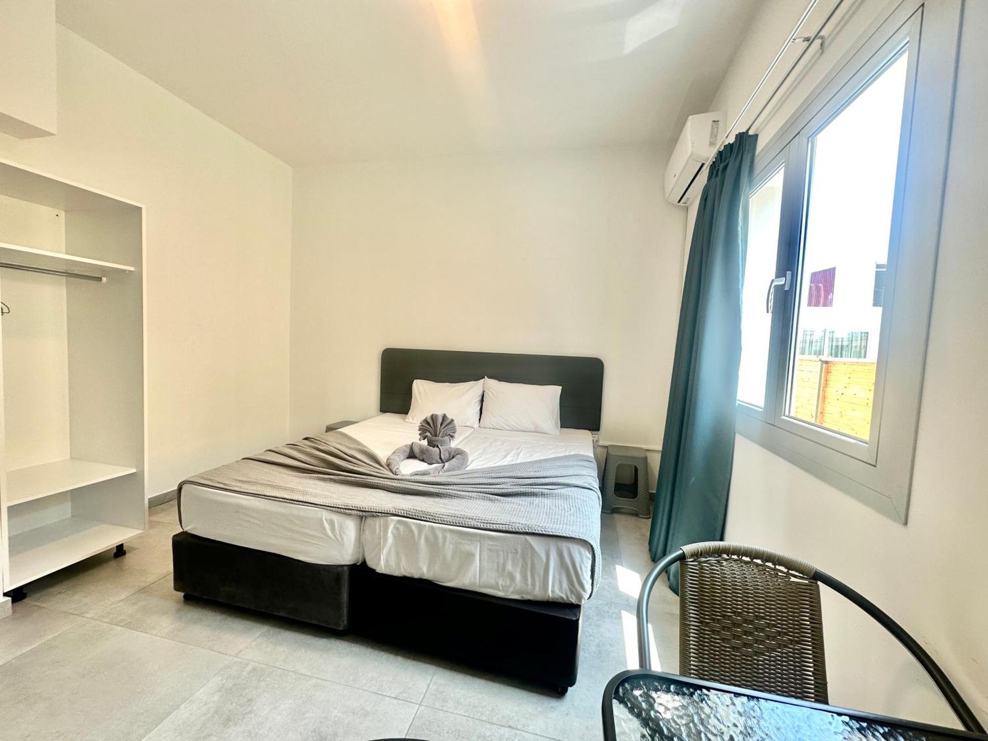 Sun Plaza Suites - Adults Only 圣纳帕 外观 照片