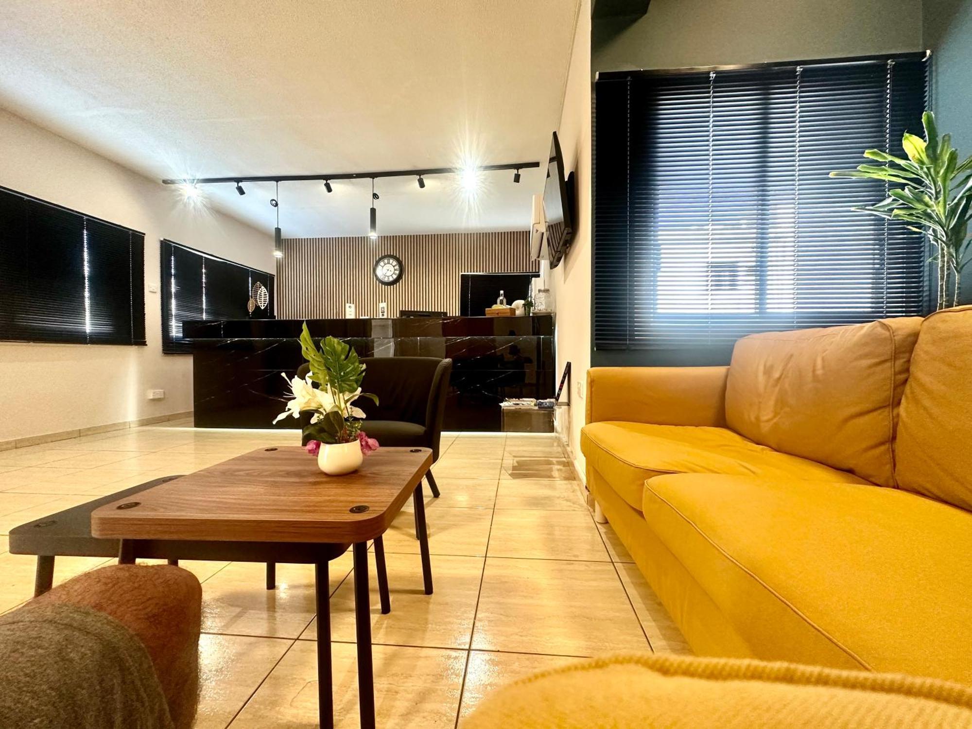 Sun Plaza Suites - Adults Only 圣纳帕 外观 照片
