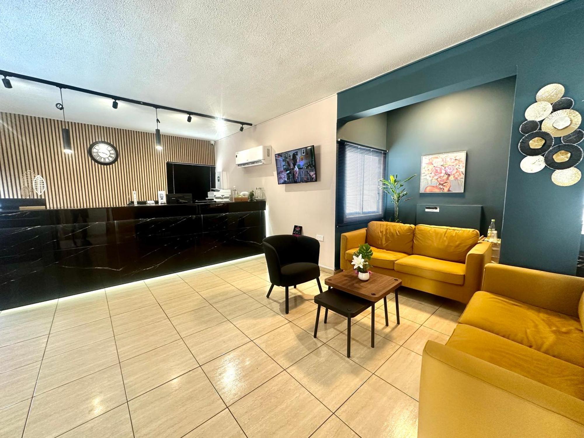 Sun Plaza Suites - Adults Only 圣纳帕 外观 照片